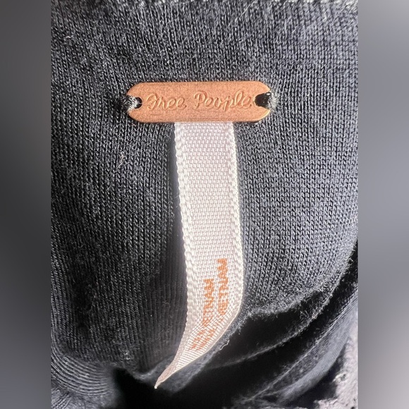 Free People Gradient Crochet knit dress in size 6 - Picture 8 of 11